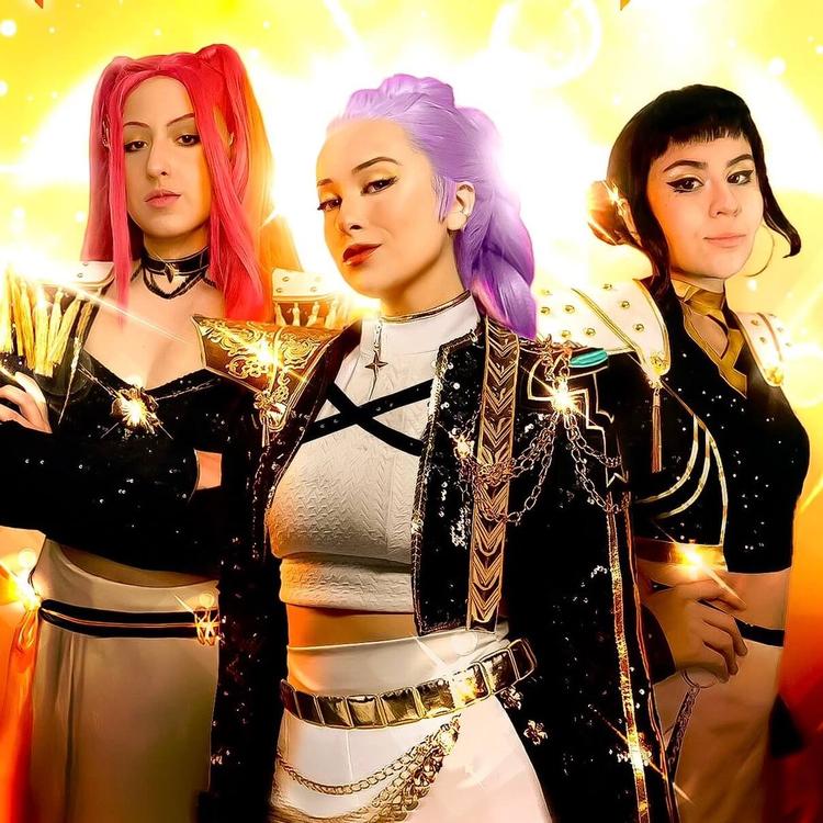 Huntrix Cosplay Group